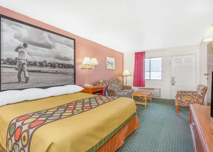 Super 8 By Wyndham Santee/I-95
