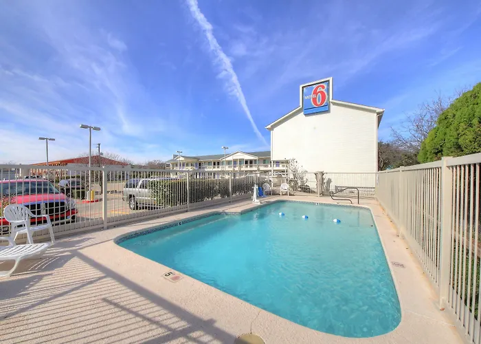 Motel 6-Kerrville, Tx