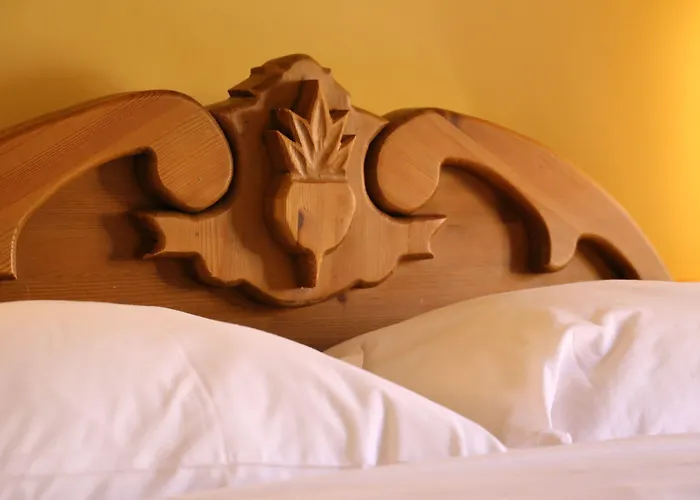 Chequers Inn Hotel