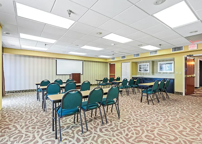 Holiday Inn - St. Petersburg West By Ihg