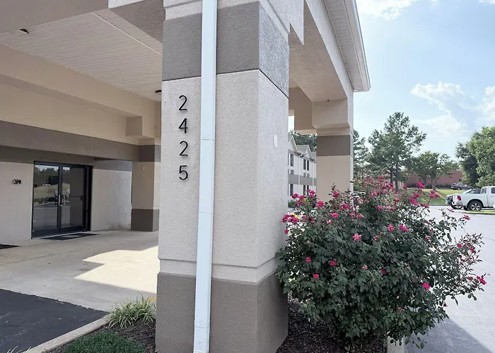 Harmony Hotel, Hernando