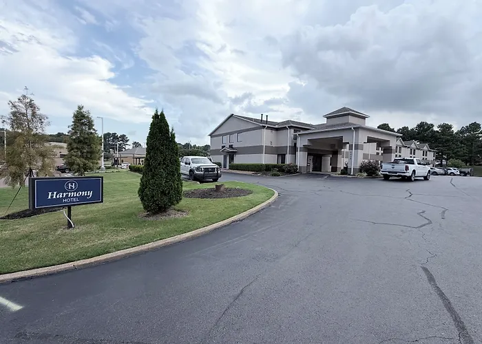 Harmony Hotel, Hernando
