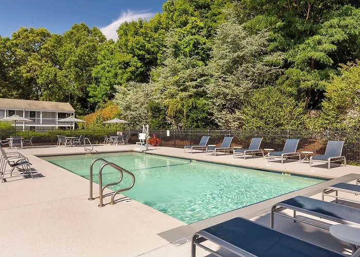 Best Western Plus Cold Spring