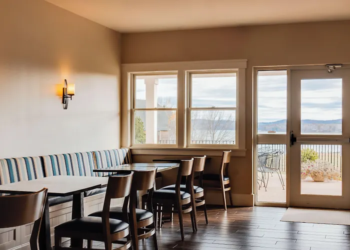 Belfast Harbor Inn