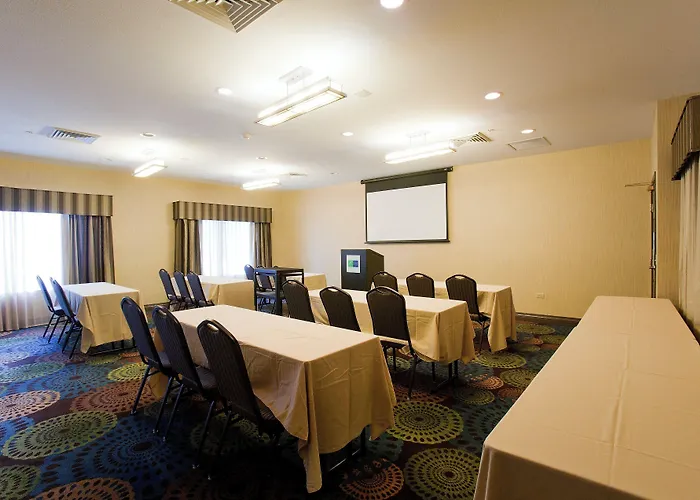 Holiday Inn Express & Suites Chicago Deerfield Lincolnshire By Ihg