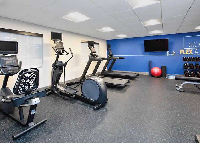 Holiday Inn Express Hotel & Suites Defiance By Ihg