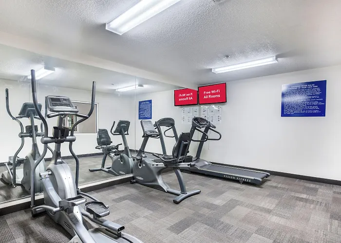 Red Roof Inn Plus+ & Suites Savannah - I-95