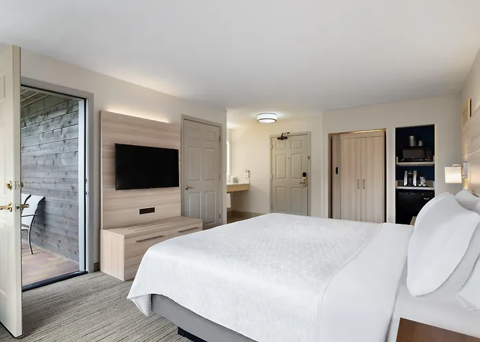 Holiday Inn Express Fort Bragg By Ihg