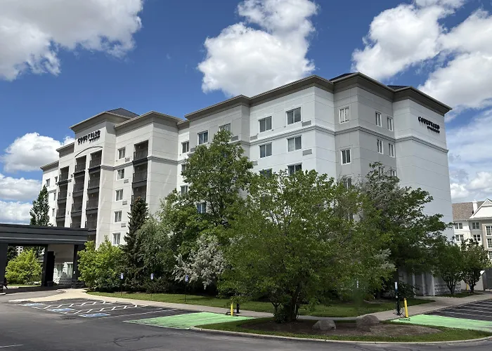 Courtyard By Marriott Toronto Markham