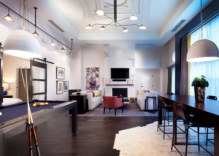 Hotel Commonwealth