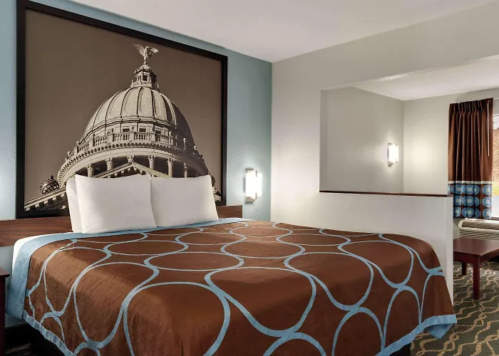 Super 8 By Wyndham Pearl/Jackson Airport
