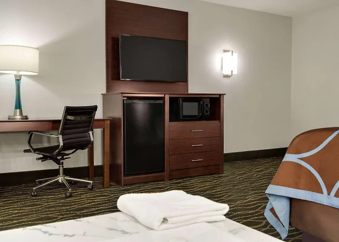 Super 8 By Wyndham Pearl/Jackson Airport