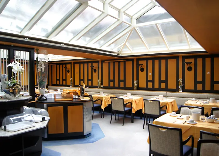 Avenue Hotel