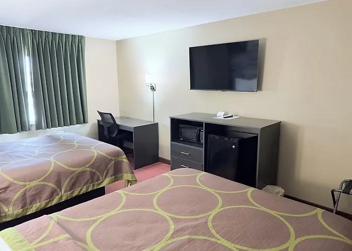 Super 8 By Wyndham Fond Du Lac