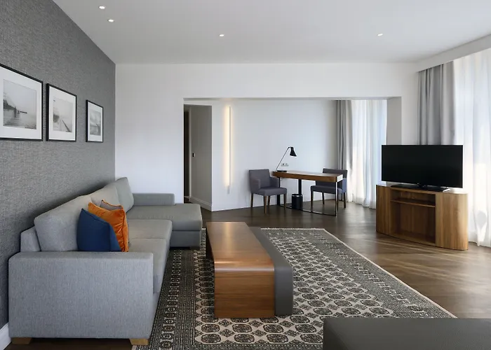 Makedonia Palace