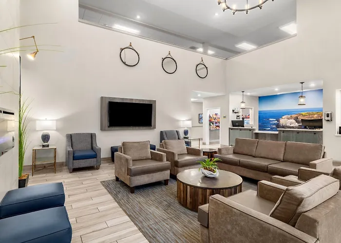 La Quinta By Wyndham Newport
