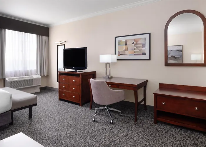 Best Western Plus Downtown Inn & Suites