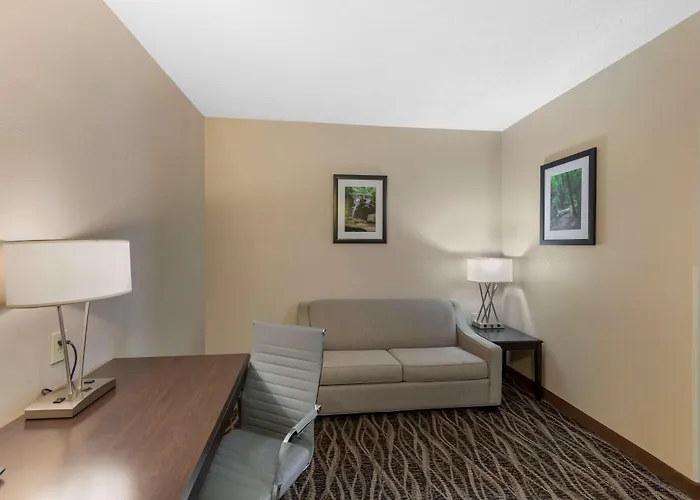 Best Western Plus Russellville Hotel & Suites