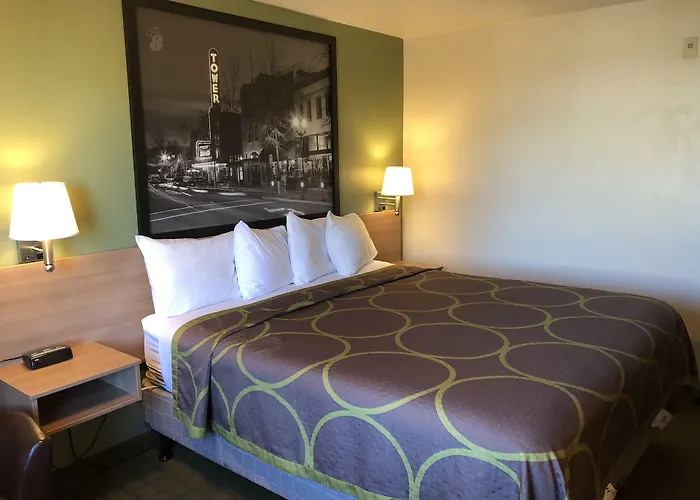 Super 8 By Wyndham Bend