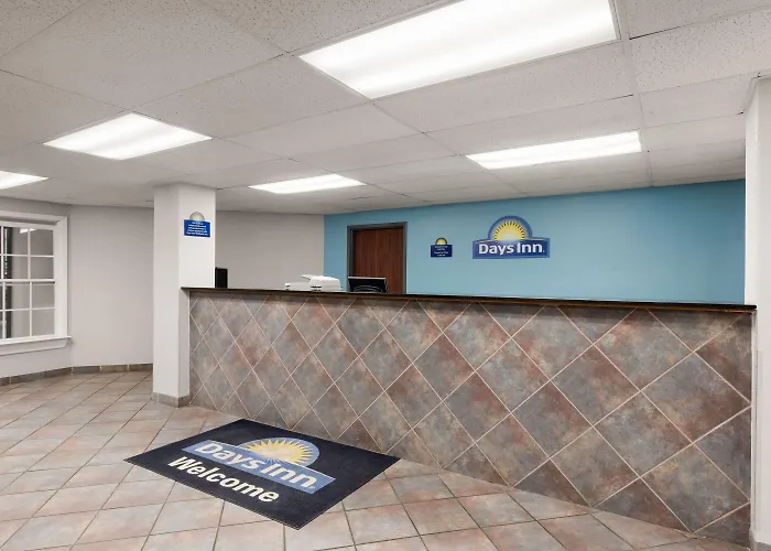 Days Inn By Wyndham Phenix City Near Fort Benning