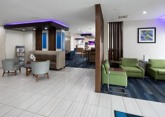 Holiday Inn Express & Suites Chicago West - St Charles By Ihg