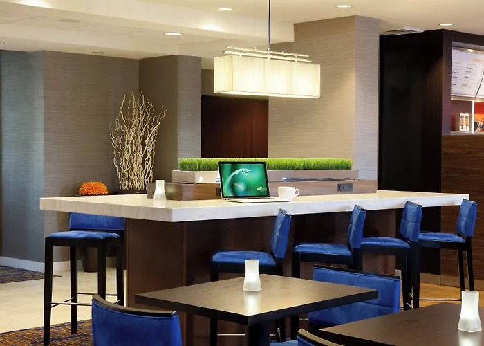 Courtyard By Marriott Oakland Airport