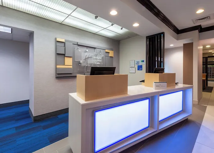 Holiday Inn Express State College At Williamsburg Square By Ihg