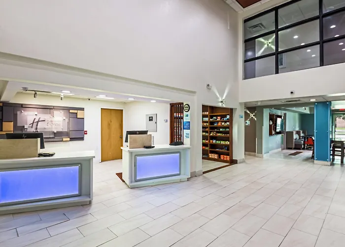 Holiday Inn Express Hotel & Suites Columbus By Ihg