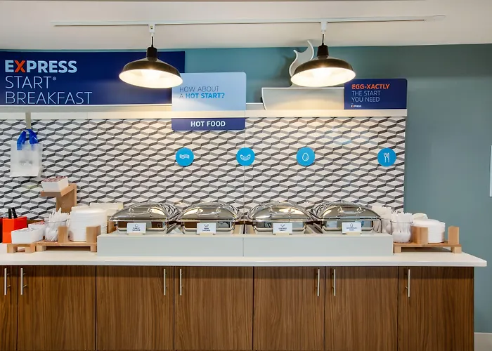 Holiday Inn Express Hotel & Suites Columbus By Ihg