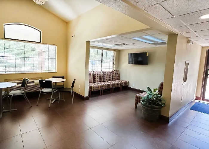 Travelodge By Wyndham Arlington/Dallas Area