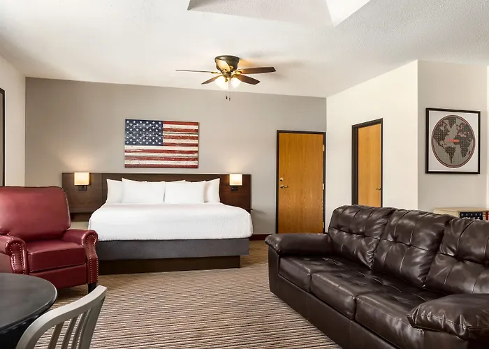 Ramada By Wyndham Richland Center