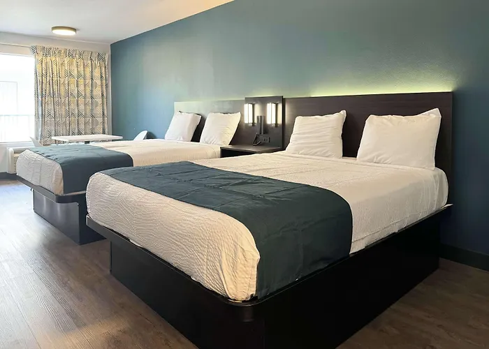 Studio 6 Suites Gardena, Ca