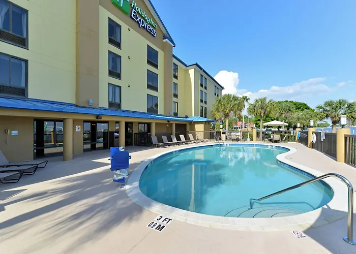 Holiday Inn Express Hotel & Suites Tampa-Rocky Point Island By Ihg