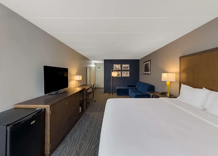Comfort Inn & Suites Tipp City Dayton North I-75