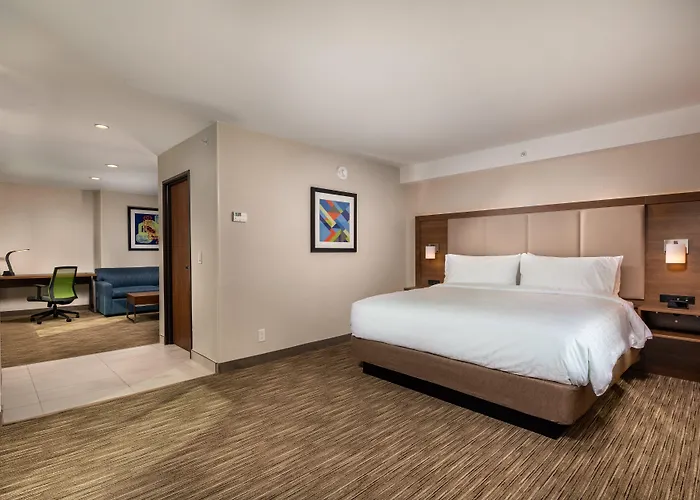 Holiday Inn Express & Suites Chatsworth By Ihg