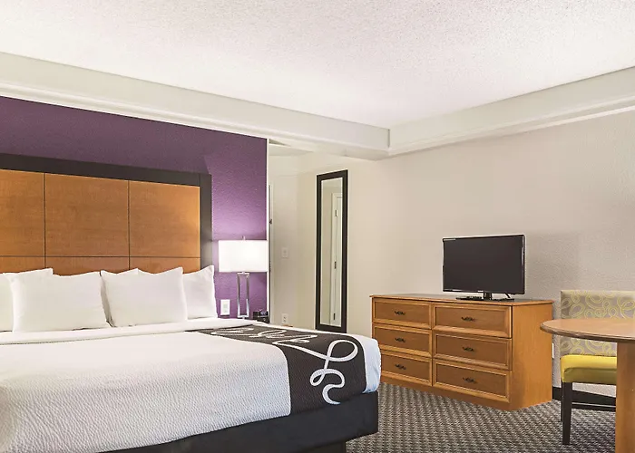 La Quinta Inn & Suites By Wyndham Ontario Airport
