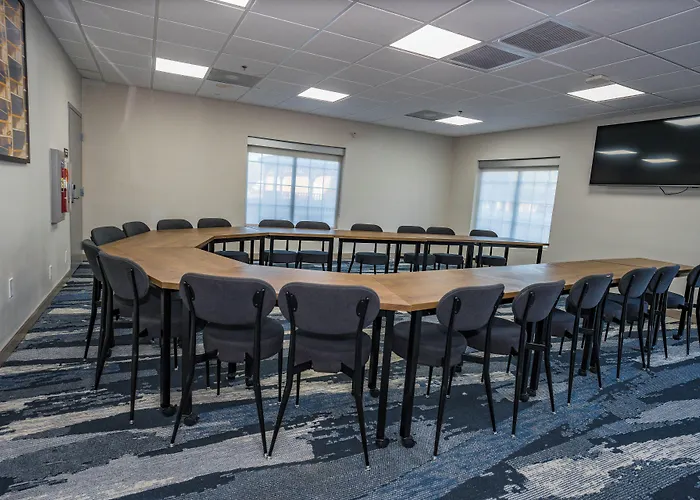 Comfort Inn & Suites River City Decatur