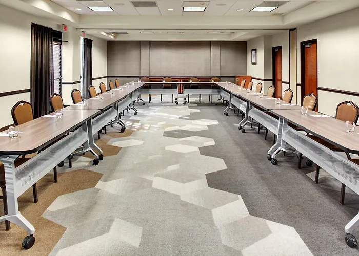 Hyatt Place Pittsburgh Airport - Robinson Mall