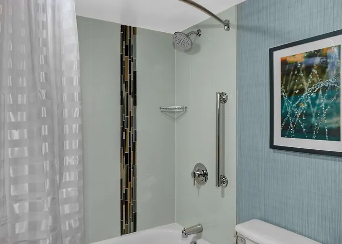 Hyatt Place Pittsburgh Airport - Robinson Mall