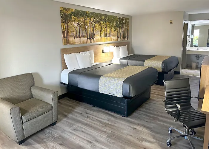 Days Inn & Suites By Wyndham Opelousas