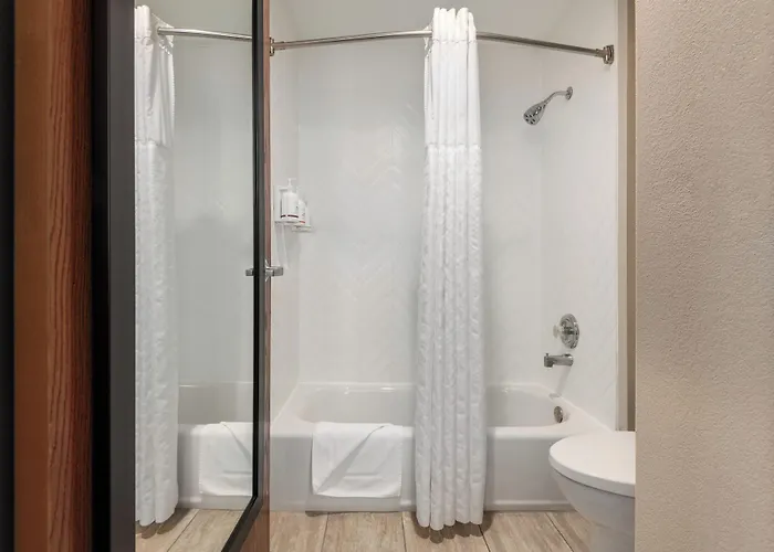 Baymont By Wyndham Rockford
