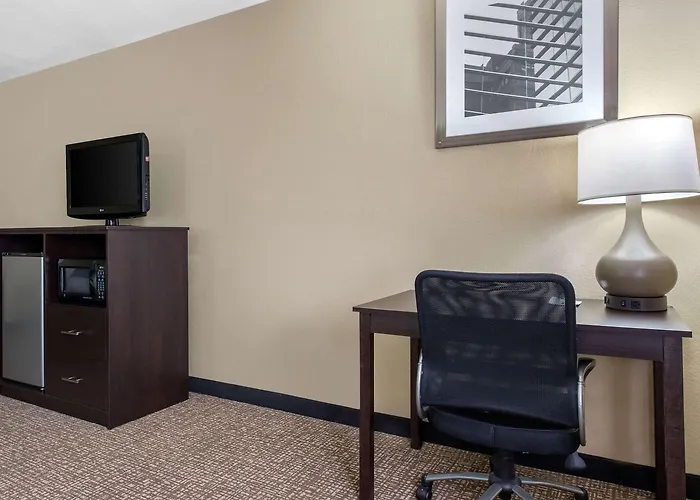 Quality Inn & Suites Lebanon I-65