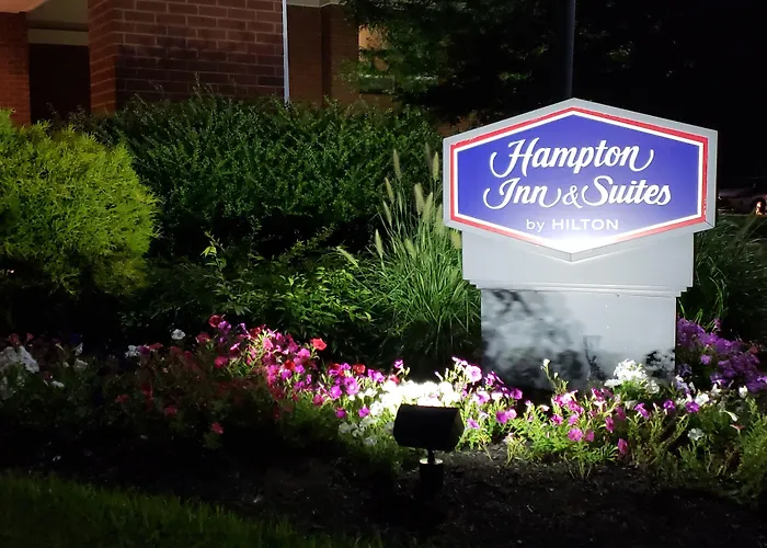 Hampton Inn & Suites Newtown