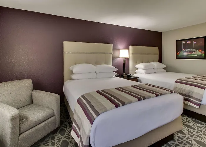 Drury Inn & Suites Poplar Bluff