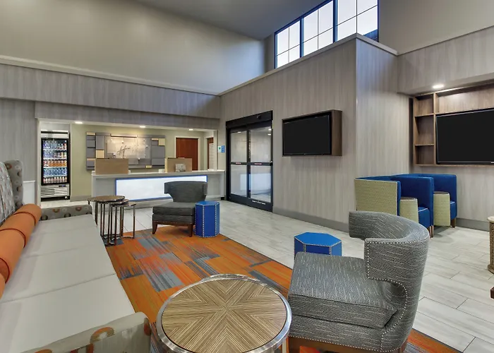 Holiday Inn Express & Suites Atlanta Perimeter Mall Hotel By Ihg