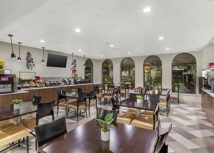 Best Western Plus Heritage Inn Houston