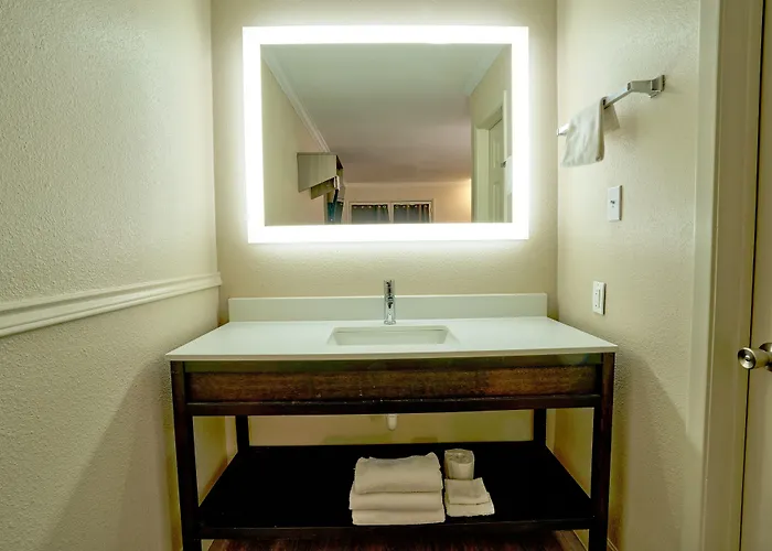 Family Garden Inn & Suites