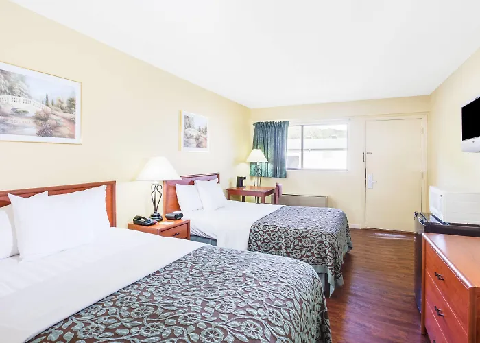 Days Inn By Wyndham Athens