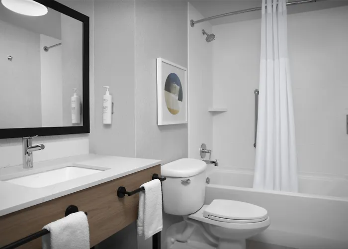 Hampton Inn Indianapolis Downtown Across From Circle Centre