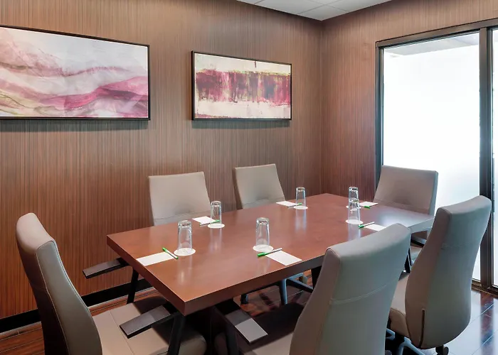 Courtyard By Marriott Portsmouth